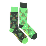 Load image into Gallery viewer, Men's Holiday Midcalf Socks - Ugly Christmas Knit