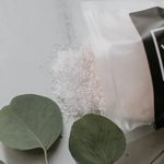Load image into Gallery viewer, Só Luxury Salty Soak - Essential Oils