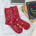 Load image into Gallery viewer, Women's Crew Socks - I love books