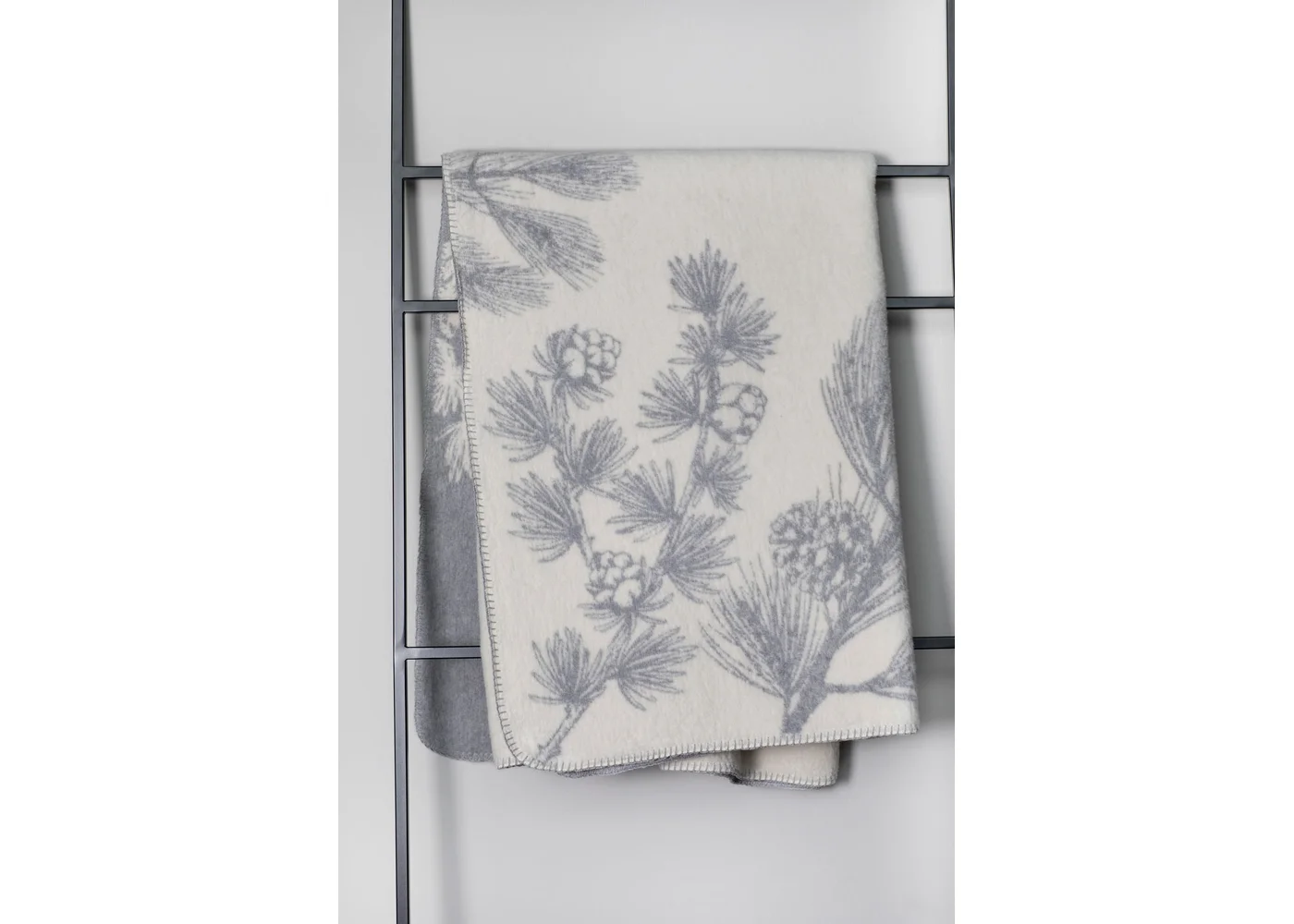 Fussenegger Throw - Savona Velour Pine Cone Off-White 200x150cm
